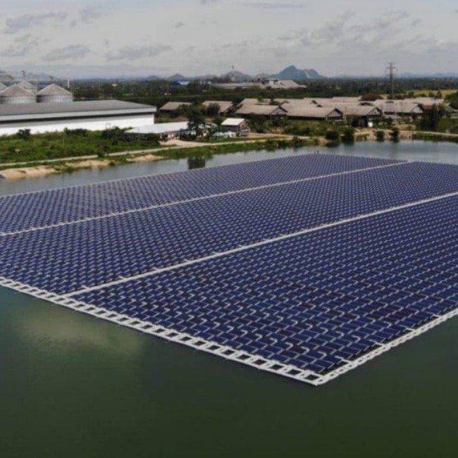 The floating solar panels that track the Sun